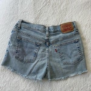 🤍Vintage Classic Levi’s Jean Shorts 🤍 Classic Slim Stretch 🤍 Size 4 Petite 🤍